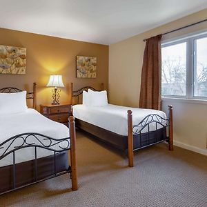 Two-Bedroom Apartment One Queen Bed Two Twin One Sofa Bed or Two Queen Beds Non-Smoking